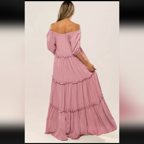 Fore Blush Pink Off the Shoulder Tiered Maxi Dress. Size Small. New without tags - Picture 2 of 9